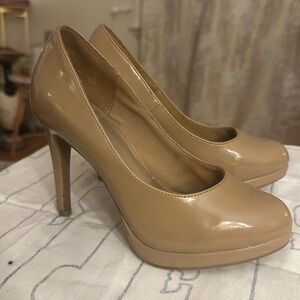 Fioni nude heels